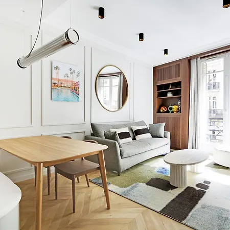 Pick A Flat's In Triangle D'or - Pierre 1er De Serbie * 파리